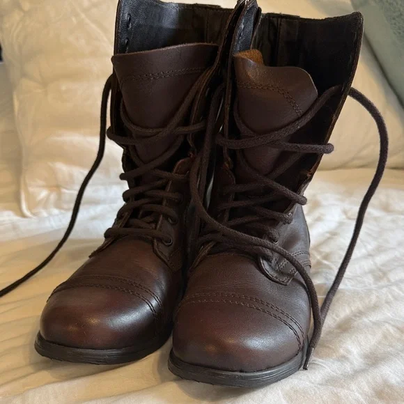 Steve Madden Troopa Lace-Up Boots - Picture 4 of 10